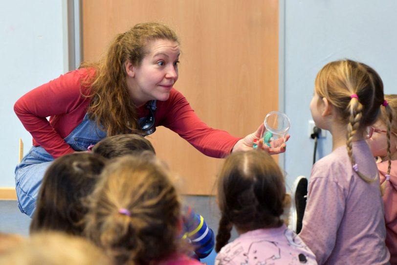 'Windspiel': In der Stückentwicklung des WLT für Kindergärten kommen die ganz Kleinen häufig erstmals mit Theater in Kontakt – und haben großen Spaß.