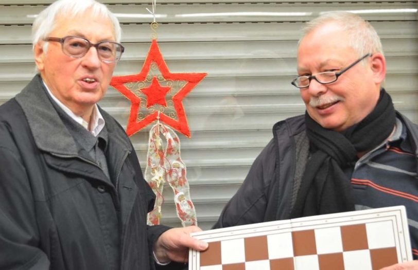Fritz Daubitz, mit 86 Jahren der älteste aktive Zeppeliner und Nikolaus von Blumenthal.