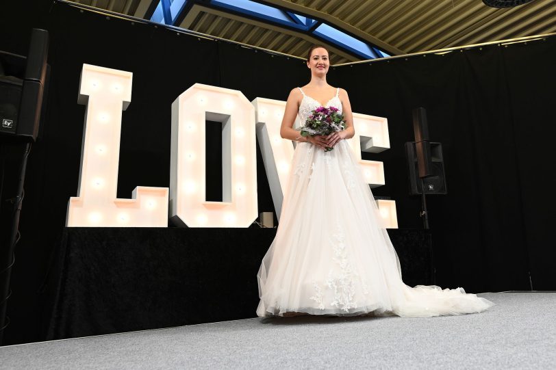 Modenschau von Brautmoden und Hochzeitskleider von Traumfabrik.
