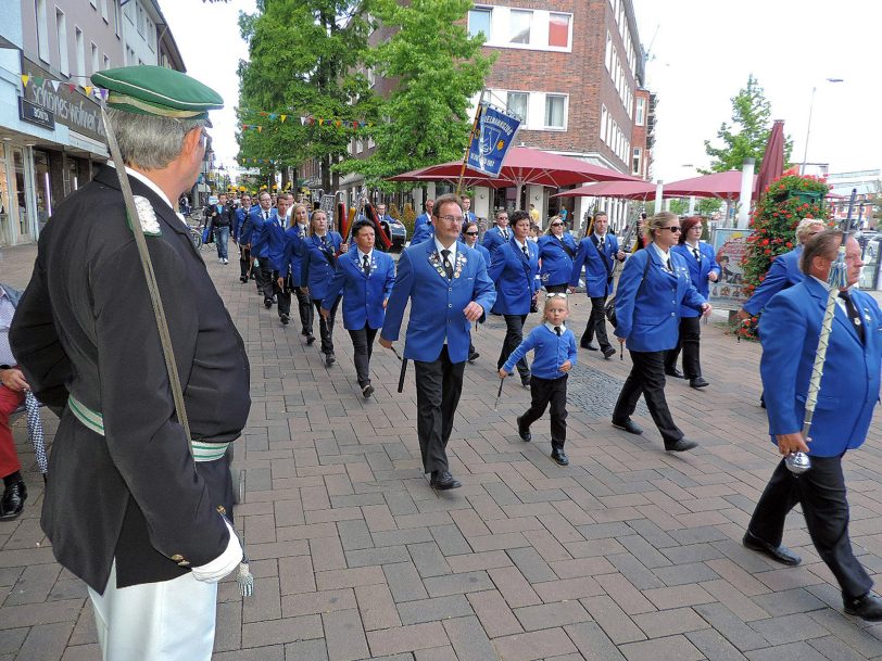 Der Spielmannszug Herne-Süd beim Schützenfest in Bottrop.