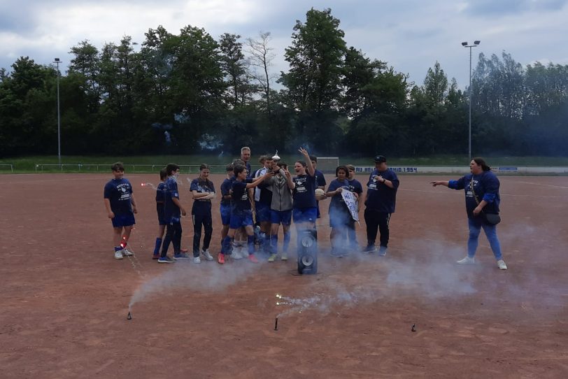 Die D-Jugend von Blau Weiß Börnig feierte in der Kreisliga B2 den Aufstieg.