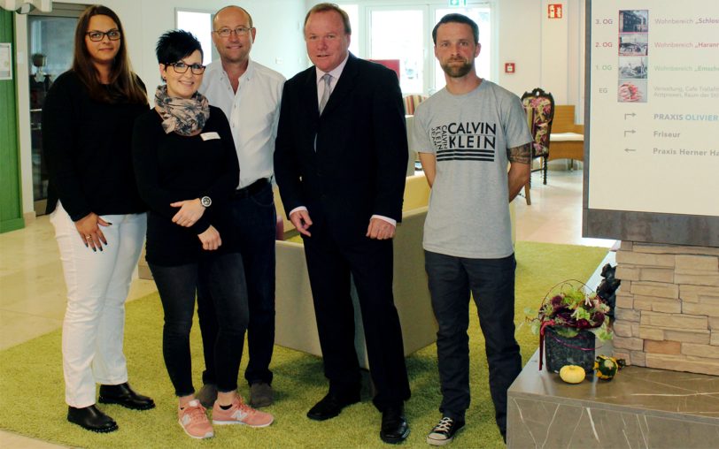 v.l. Nina Dal Canton, Nadja Bloemhoff, Bernd Kaffanke Care (alle Protea Care), Anton B. Preissig (Vorsitzender Vielfalt) und Benjamin Vogel (Protea Care)