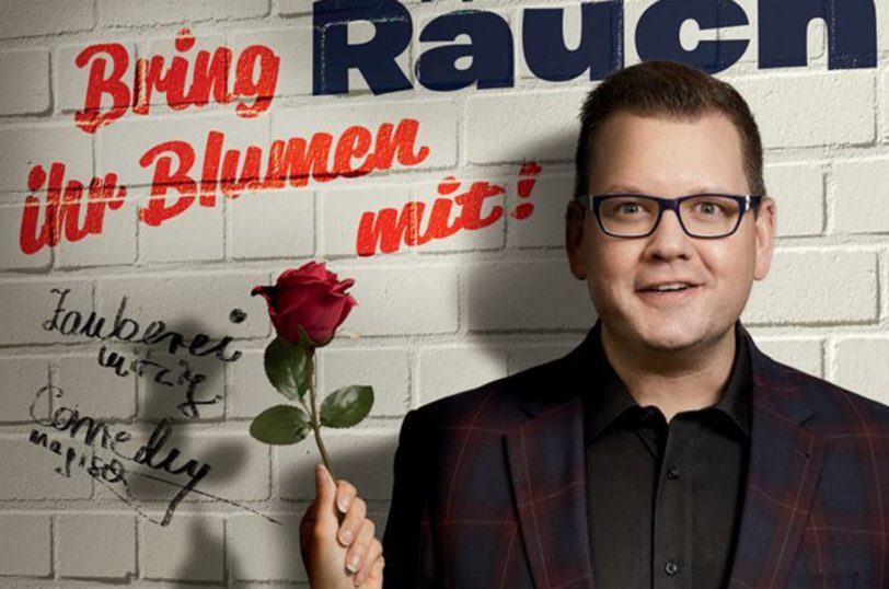 Matthias Rauch stellt sein Programm „Bring ihr Blumen mit!“ am Sonntag, 28. Dezember 2025, um 18 Uhr im Kleinen Theater Herne vor.