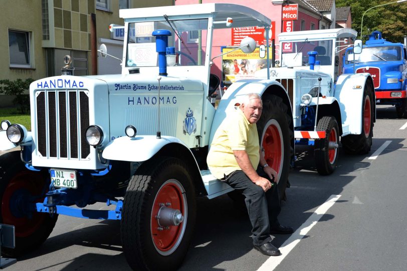 2. Oldtimer-Parade der Cranger Kirmes.
