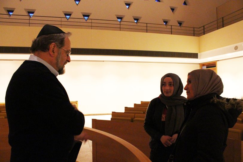 Dr. Michael Rosenkranz, Alanur Davulcu , Sadiye Davulcu ( Jugendleiterinnen islamische Gemeinde)