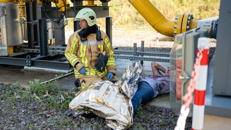 Die Feuerwehr Herne übte mit verschiedenen Organisationen sowie Medizinstudenten des Marien Hospital Herne den Ernstfall. Simuliert wurden eine Explosion am Steag-Kraftwerk sowie zwei Verkehrsunfälle mit zahlreichen "Verletzten".