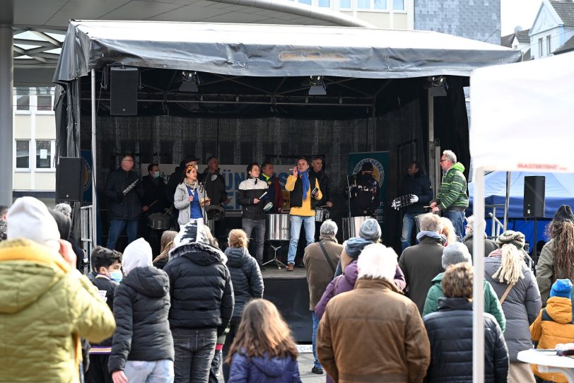 Aktion des Bündnis Herne gegen die Demo der Impfgegner.