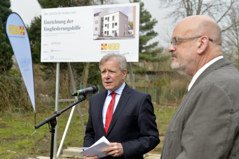 1. Spatenstich des ASB an der Roonstraße.
