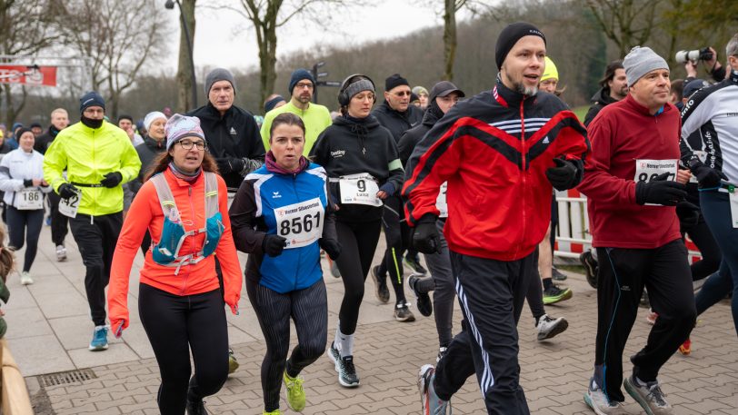 Eindrücke vom 46. Silvesterlauf im Gysenberg am Dienstag (31.12.2024). Mehrere Läufe in verschiedenen Altersklassen standen auf dem Programm.