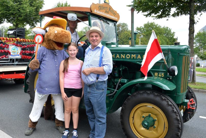 2. Oldtimer-Parade der Cranger Kirmes.