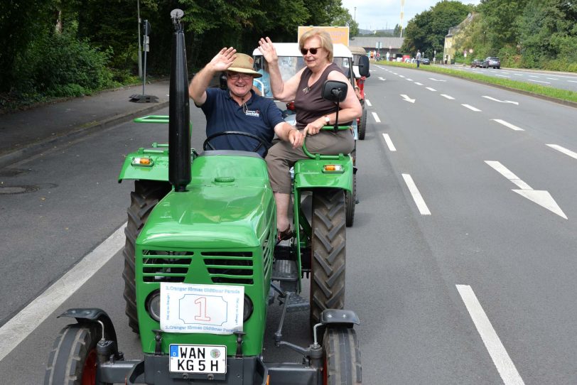 2. Oldtimer-Parade der Cranger Kirmes.