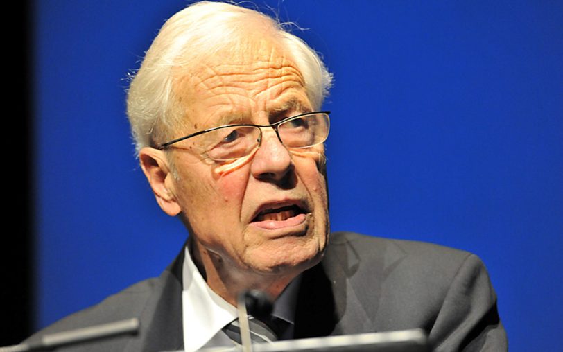 Prof. Dr. Alexander Sturm.