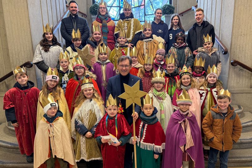 Die Sternsinger besuchten Oberbürgermeister Dr. Frank Dudda.