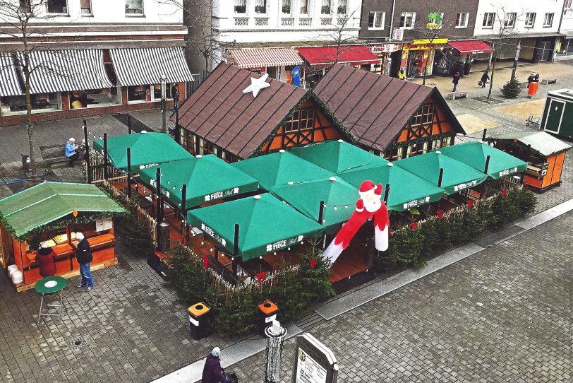 Ruhrpott-Hütten zum Weihnachtsmarkt vor dem CityCenter.