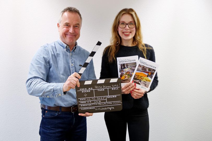 Stadtmarketingchef Holger Wennrich und Projektleiterin Tina Dzierla freuen sich, dass das Stadtmarketing Herne seine Filmreihen fortsetzt.