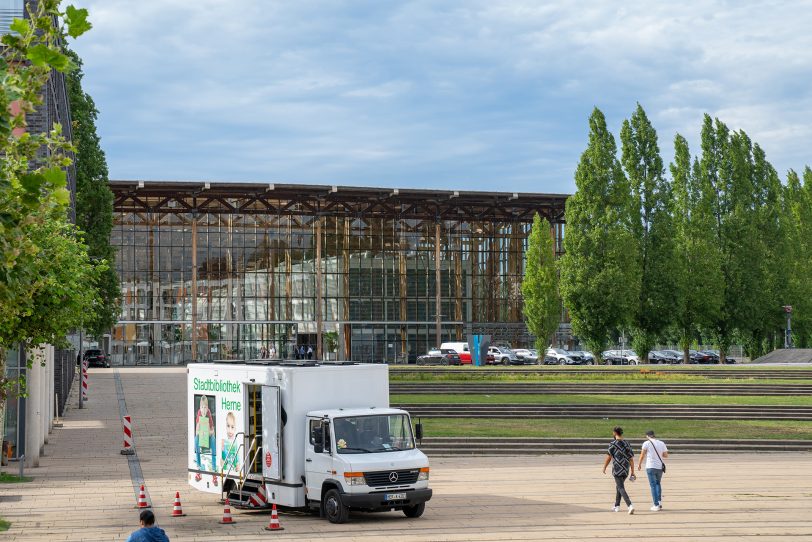 Die Akademie Mont-Cenis im Hintergrund.