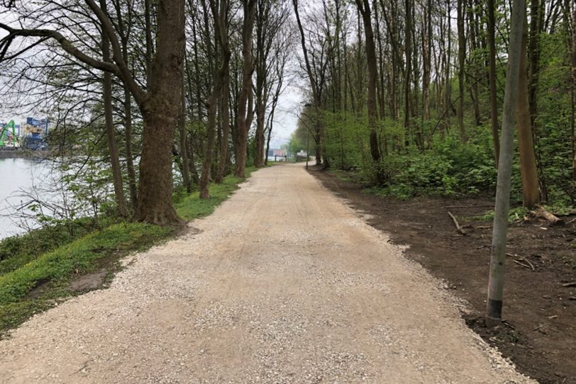 Der Rad- und Fußweg am Cranger Kirmes Platz wurde erneuert.