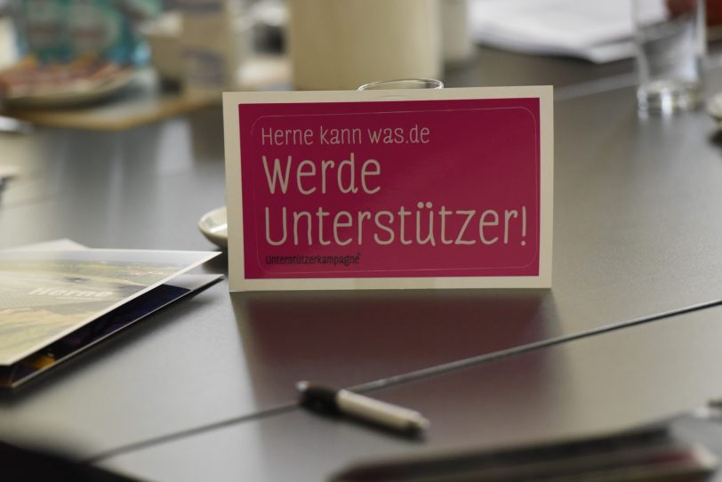 März: Unterstützerkampagne