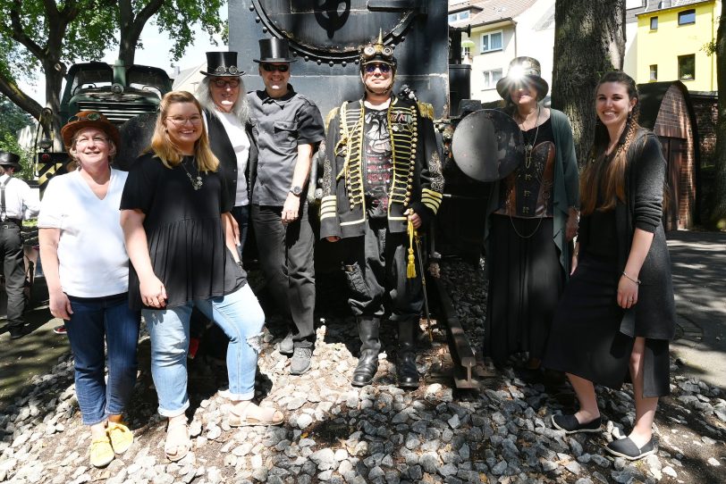 (v.l.) Dorothe Schlautmann, Julia Kehl, Horst Schröder, Jürgen Hagen, Torsten Hachtel,  Kirsten Katharina Büttner, Alina Gränitz