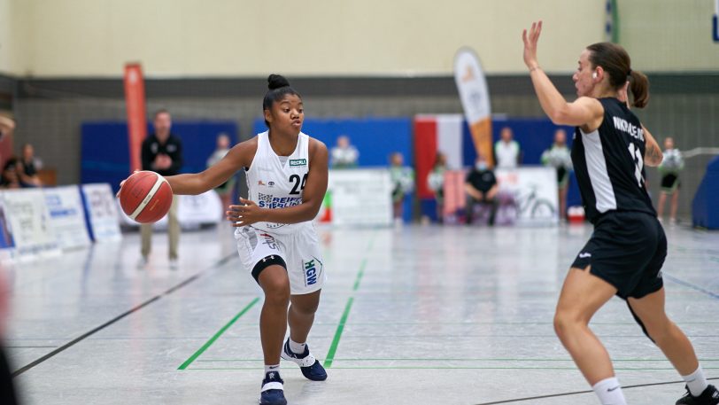 Die HTC-Damen gewinnen gegen die SNP BasCats USC Heidelberg am Sonntag (3.10.2021) mit 66:64. Im Bild Cassandra CJ Nofuente.