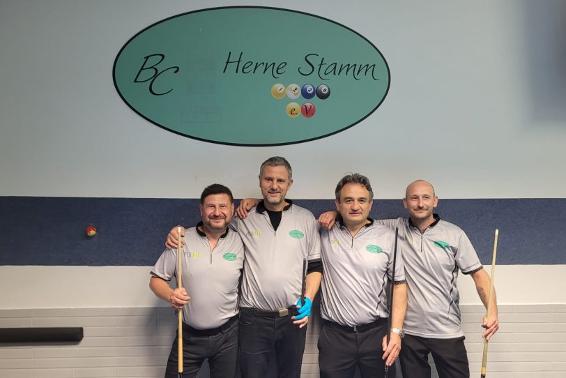 Die Spieler vom Billard Club Herne Stamm: v.l. Marcello Di Benadetto, Walter Krawutschke, Mesut Akiska und Sven Brunner.