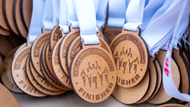 Waren am Ende alle weg: Die Finisher-Medaillen. Wer keine beim Lauf bekommen hat, bekommt sie noch nach Hause geschickt.