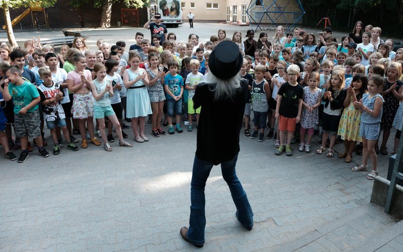 Kinderbelustigung an Grundschule Bergstraße.