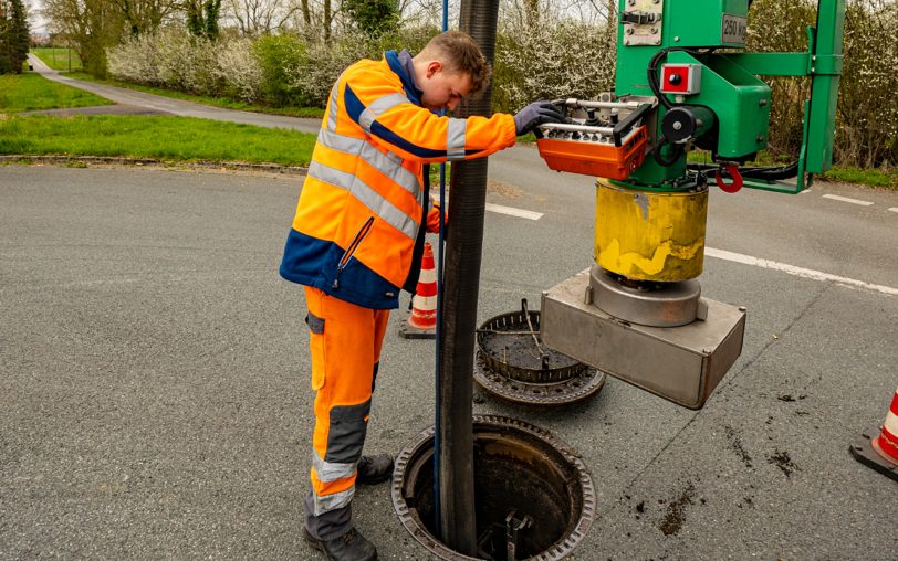 Sie gehören zu den stillen Helden der Daseinsvorsorge: die EGLV-Mitarbeiter in der Kanalreinigung.