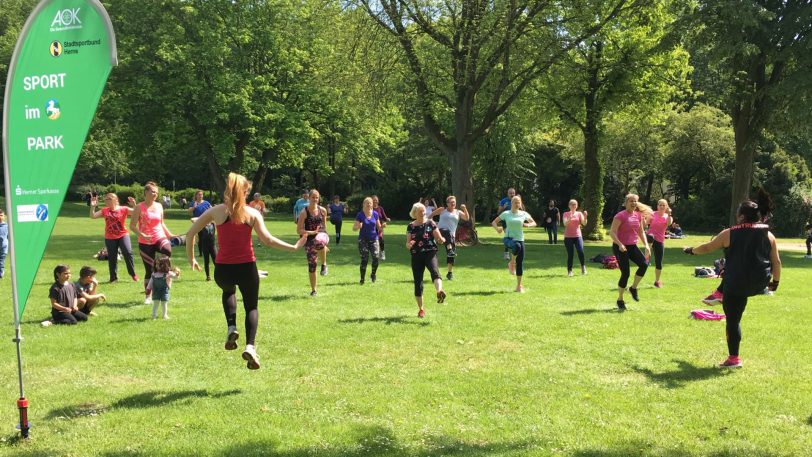 Warm Up und Cool down sind wie hier bei Sport im Park im Jahr 2019 generell wichtig (Archivbild).