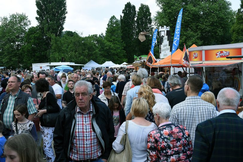 Der Kunstmarkt rund um das Schloss Herten.