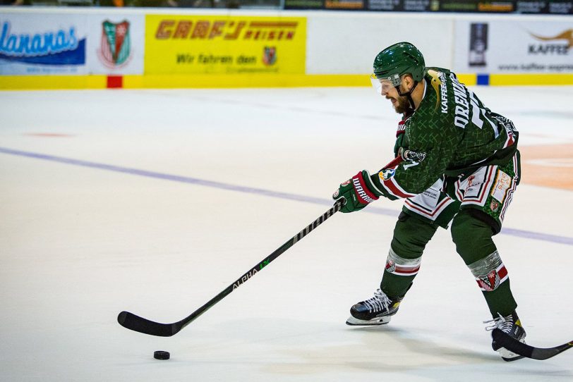 Kevin Orendorz erzielte beim 6:3-Auswärtssieg des Herner EV zwei Treffer bei den Rostock Piranhas.