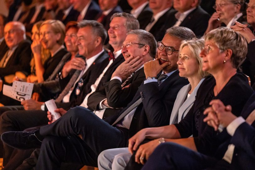 3.v.r. Oberbürgermeister Thomas Westphal, daneben Rektor Prof. Dr. Wilhelm Schwick.