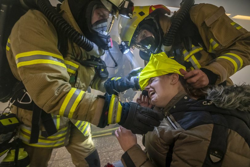 Groß-Übung an der U-Ban-Station Schloss Strünkede: Berufs- und Freiwillige Feuerwehr Herne, Feuerwehr Bochum, Bogestra, DRK, THW und Mitglieder der Grubenwehr als Experten für Aktionen unter derErde im Übungseinsatz