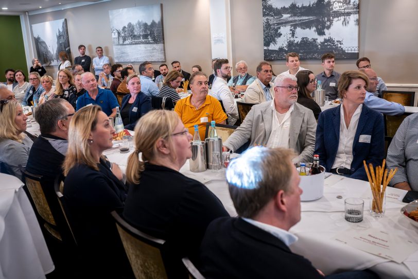 Beim Dialogforum „Fachkräfte von morgen: Zuwanderung und ihre Chancen für den Arbeitsmarkt“ kamen Arbeitgeber ins Gespräch mit Experten für Integration, Ausländerrecht und Arbeitsmarkt.
