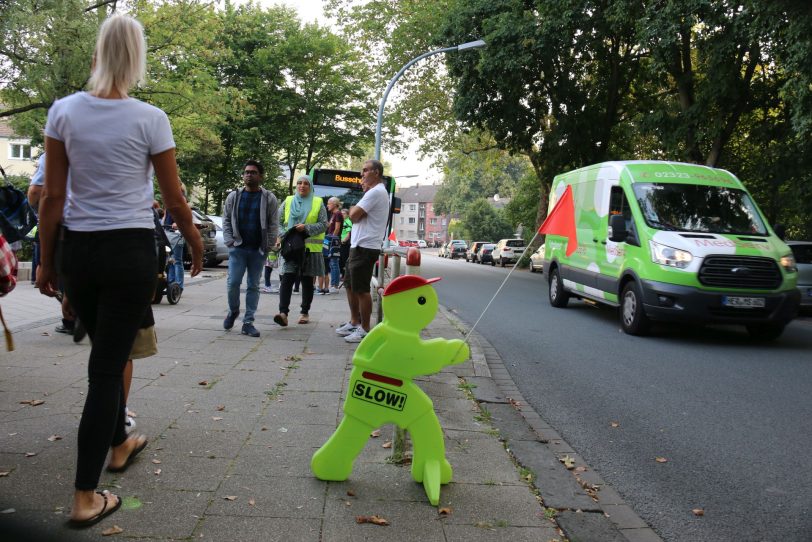 Schulanfangsaktion der Verkehrswacht Wanne-Eickel, der Polizei und den HCR an der Grundschule &quot;Schillerschule&quot;.