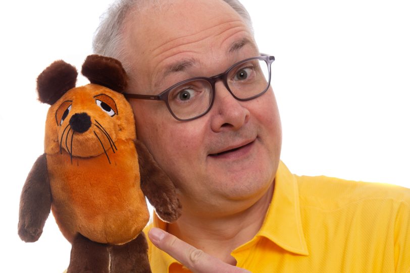 Jo Hecker ist mit seiner Wissensshow im Kulturzentrum.