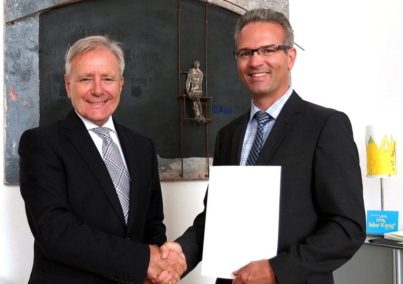 v.l. Horst Schiereck, Dr. Frank Burbulla.
