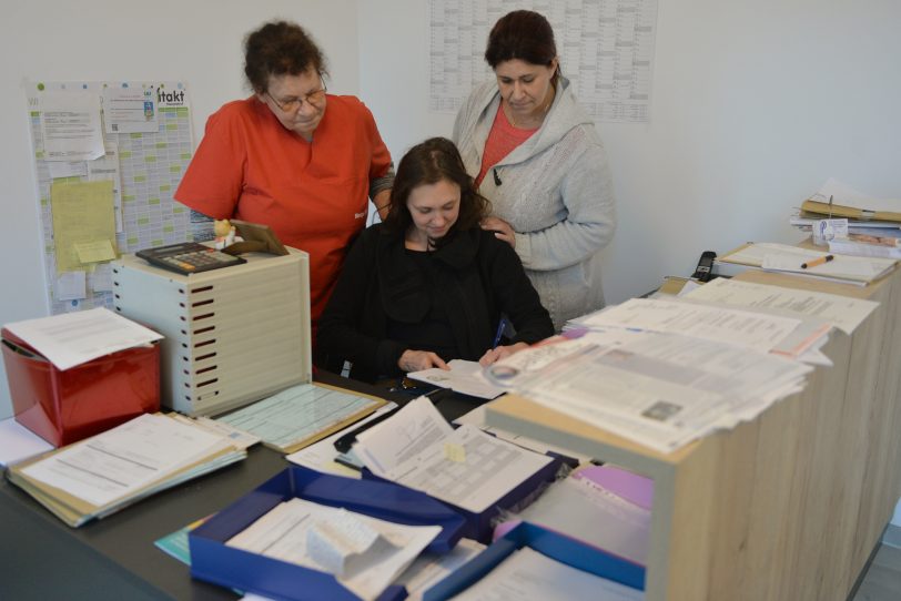 v.l. Marga Schmidt, Maybritt Kujawka, Ramona Schmidt vom ambulanten Pflegedienst Kujawka.