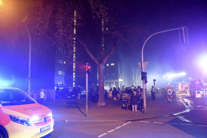 Kellerbrand in einem Hochhaus an der Glockenstrße 4 in Herne (NW), am Montag (13.04.2020). Foto: Daniel Knopp/News-Report-NRW