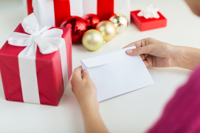 Damit die Weihnachtspost rechtzeitig und ordentlich ankommt, hat die Verbraucherberatung einige Tipps zusammengetragen.