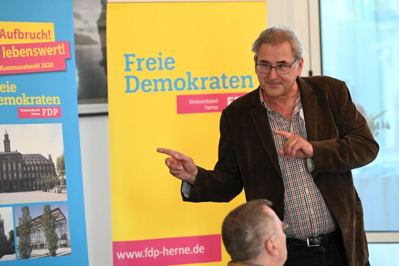 Klaus Füßmann gab Tipps beim Wahlkampfauftakt der FDP Herne