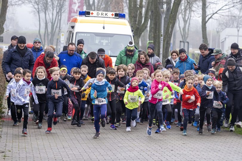 Der 42. Herner Silvesterlauf im Revierpark Gysenberg in Herne (NW), am Dienstag (31.12.2019).