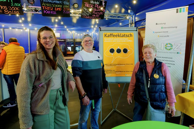 Der Markt der Möglichkeiten 2025, organisiert vom Ehrenamtsbüro, in der Zeltstadt des Circus Schnick-Schnack.