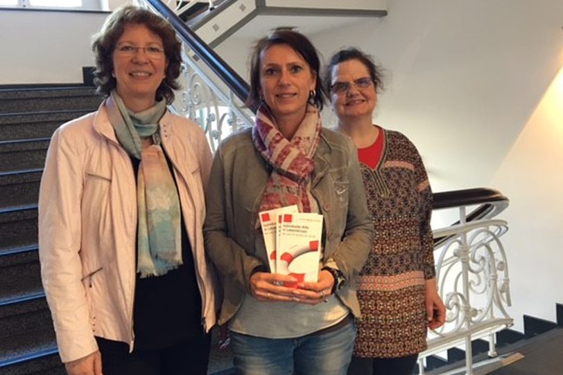 Bettina Szelag, Sandra Colitti von der Soforthilfe-Herne und Ruth Martins (stellv. Vorsitzende des Beirates).