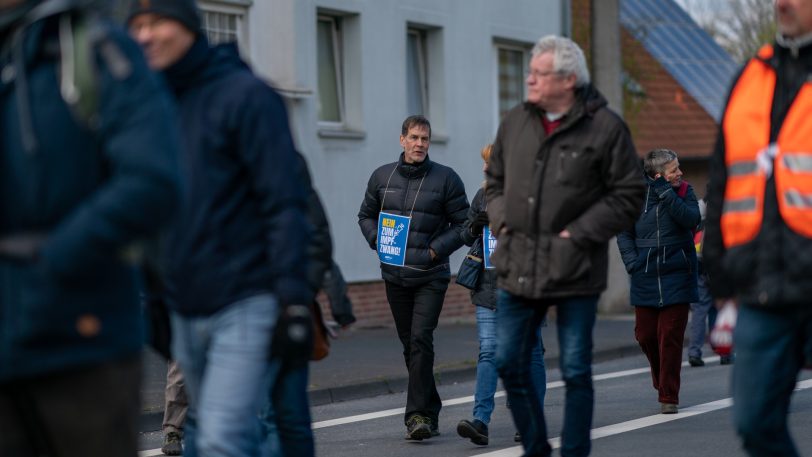 Erneute Impfgegner/Schwurbler-Demo auf dem Cranger Kirmesplatz und Demozug durch die Wanner City am Sonntag (3.4.2022).