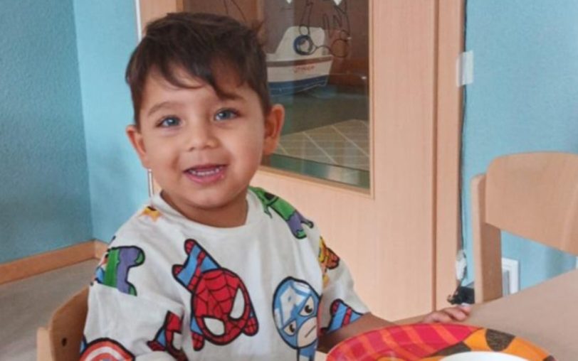 Freut sich über den Start im Kindergarten: Leano, zwei Jahre alt, im Ev. Familienzentrum Dreifaltigkeit.