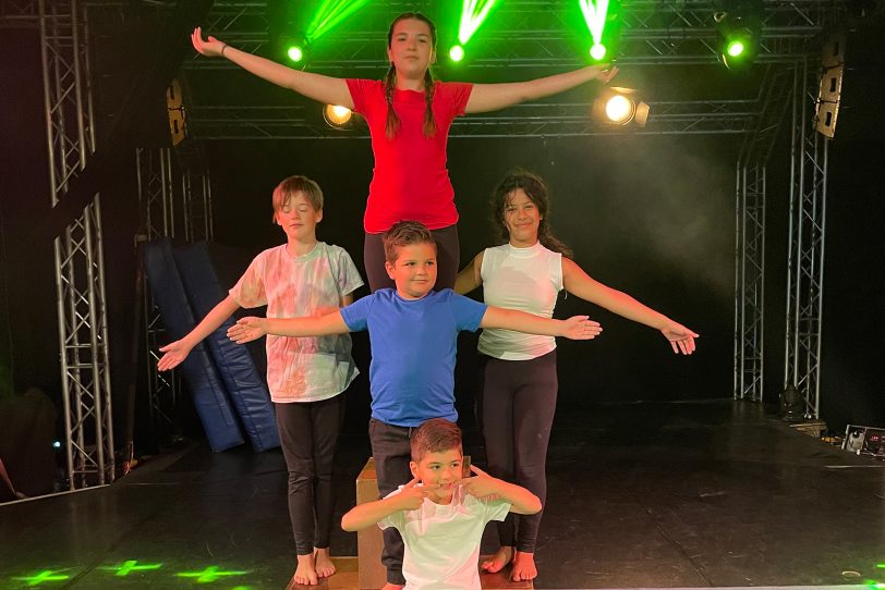 Beim Circus Schnick-Schnack lernten sie viele Tricks und Kunststücke.