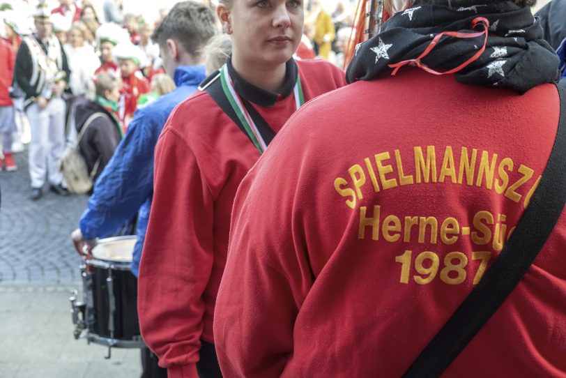 Die Narren der Herner Karnevalsgesellschaft (HeKaGe) stürmen am Donnerstag (28.02.2019) das Rathaus in Herne (NW) und entwenden Oberbürgermeister Dr. Frank Dudda den Rathausschlüssel.