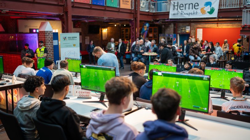 Packende Spiele auf dem virtuellen Rasen: Das Finale der GG Open in den Flottmann-Hallen am Donnerstag (21.12.2023). Gespielt wurde 