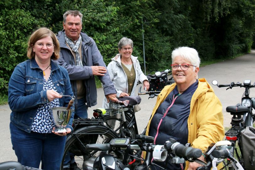 Uta Trosien von der Gruppe 'Mit Christophorus unterwegs' kam zur Fahrradsegnung an die Erzbahntrasse.